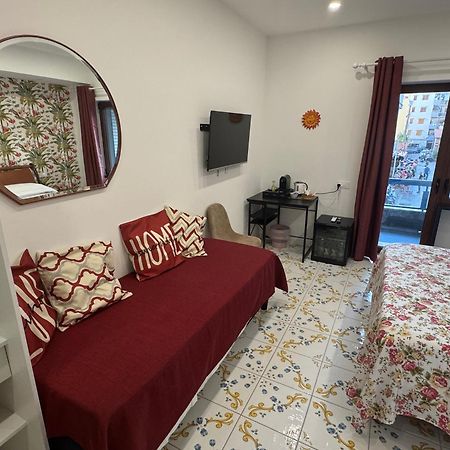 Bed and Breakfast Angela House Sorrento Center Esterno foto