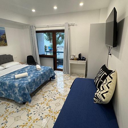 Bed and Breakfast Angela House Sorrento Center Esterno foto