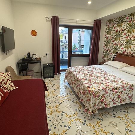 Bed and Breakfast Angela House Sorrento Center Esterno foto