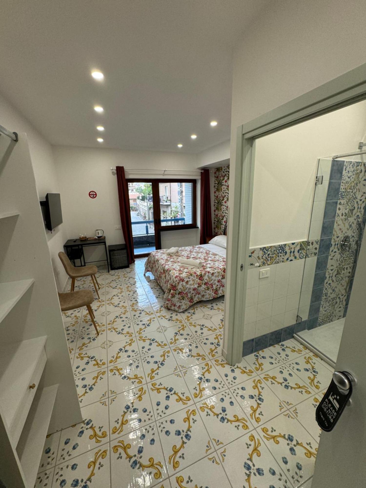 Bed and Breakfast Angela House Sorrento Center Esterno foto