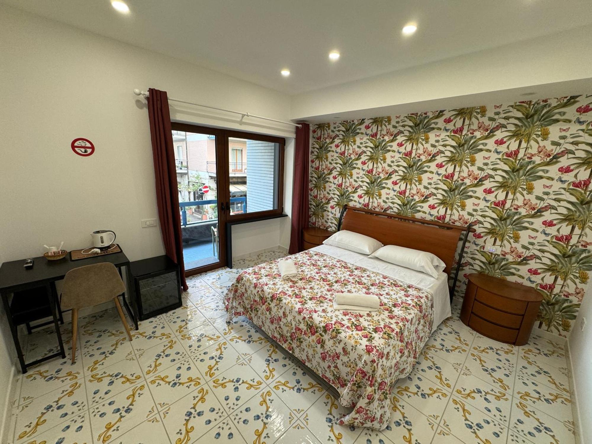 Bed and Breakfast Angela House Sorrento Center Esterno foto