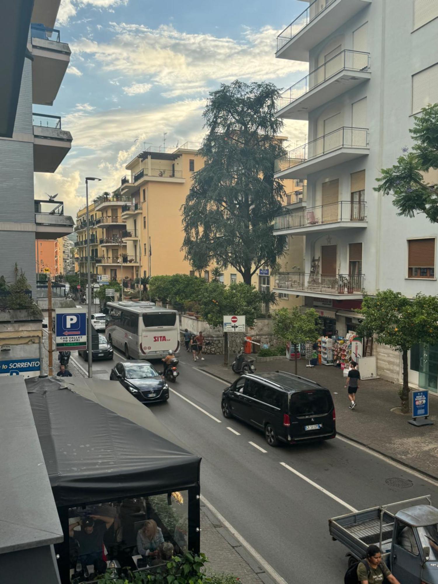 Bed and Breakfast Angela House Sorrento Center Esterno foto