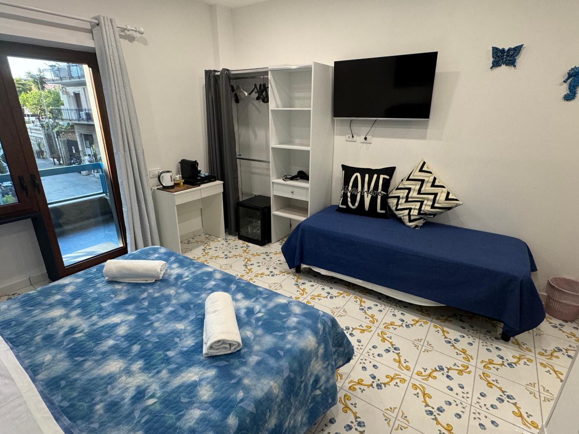 Bed and Breakfast Angela House Sorrento Center Esterno foto
